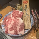 Gyuutoro Yaki Shabu Semmon Tenjuu Nimatsu Rokuzaemon - 喜六コースのお肉