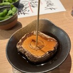 Sumibiyaki Kamameshi Tsukinoya - シイタケ　出汁ひたひたで美味しかったです