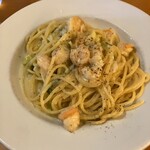 Trattoria da giacomo - 小海老と小柱と白ネギの軽るいクリームソース♪