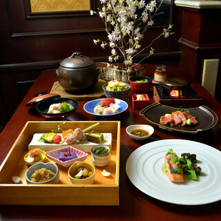 Japanese and Western modern course meals made every month using delicious seasonal ingredients.
