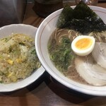 Kurumeya - 豚骨ラーメン焼めしセット¥980-