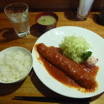 燦遊館 - 煮込ﾊﾝﾊﾞｰｸﾞ定食\525