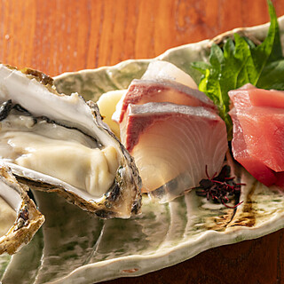 Enjoy the season with extremely fresh seafood [raw oysters straight from the farm] and [seasonal sashimi]