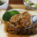 キッチン ブルー グローブ - ハッシュドビーフは、ほぼ牛肉！