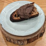 La Stalla - エゾ鹿のレバーとチョコレートのペースト　スペルト小麦のパンのブルスケッタ