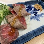ホルモン千葉 大阪梅田店 - 牛たたき。