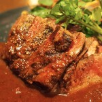 Meat＆Wine 肉酒場サルーテ - 葡萄牛スパイスグリル　レーズンと赤ワインのソース