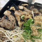 ホルモン千葉 - もやしネギニンニク塩が美味しい。