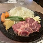 焼肉・ｽﾃｰｷ みーとがぁでん - 