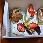 タダシ ヤナギ - 左上から、モンブラン、苺のショートケーキ、ノワゼッティーヌ、苺ショー、下右がシャンティショコラ！