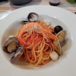 イタリアン酒場Bitte - ペスカトーレ(※写真は1人分)取り分けではなく、3皿サーブいただきました！