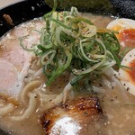 ラーメン食堂 神豚 大東店 - とこ豚骨味玉ドラゴン麵、ギョーザセット