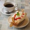 FEBRUARY CAFE - アメリカーノ（500円） いちごサンド（780円）