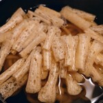 坂出 - 令和6年2月 店内飲食営業時間(10:00〜14:30)
きざみうどん定食 税込700円
きざみうどん、かやくご飯、漬けもの