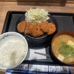 松のや - ヒレカツ定食 豚汁   20分待たされ ご飯は温かく 豚汁は熱かったが トンカツが冷めていた なんで❓ 