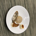 ひたち野いしざき - 牛蒡と里芋の素揚げ　酒盗チーズ　ヘシコ