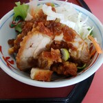 海の宮 - 小鉢（鶏腿肉の唐揚げ）
