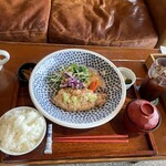 TREX CHIGASAKI OCEAN CAFE - 三元豚ロースの塩麹焼き 葱とわさびのさっぱりソース定食