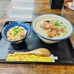 Okinawa Soba Nakazaya - 炙り軟膏ソーキそば　中　ジューシーセット♡