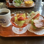 神戸にしむら珈琲店 - フルーツセットにホットコーヒー　