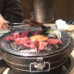 炭火焼肉虎至 - 