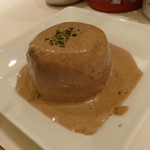 立ち飲みワイン 赤白 - ポルチーニ風味の大根です。