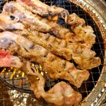 焼肉きんぐ - すき焼きカルビ調理中