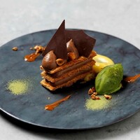 ヘーゼルナッツチョコレートのミルフィーユ  ～宇治抹茶ジェラート添え～ 