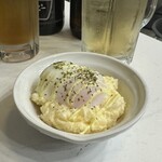 Ano Meiten - ポテサラと卵　530円
