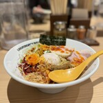 頑者 アンダーグラウンドラーメン - 辛まぜそば ¥980