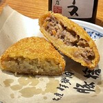 豚捨 - 豚捨名物 コロッケ&ミンチカツ 550円(ハーフカット)