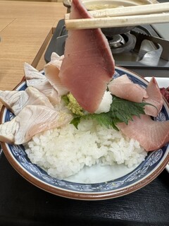 氷見 魚市場食堂 - ぶりアップ