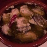 8 - カキのアヒージョ 880円