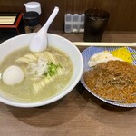 ヌードル＆スパイスカレー 今日の1番 - 朝セット(AM06:30〜08:40迄) ¥1,000-(税込)
