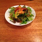 神田ゴタル - サラダ　ドレッシングは美味。西京味噌が入っているらしい