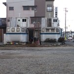 FERRAGOSTO - 船？のような建物の手前だぁ～(^^)