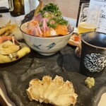 日本酒と湯葉と海鮮 神聖酒場 - 