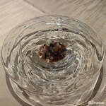 プチレストラン ブーケ・ド・フランス - 北寄貝と螺貝はコンソメジュレにカリフラワームースとキャビアとともに