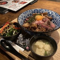 馬刺しと焼き鳥 グルマン三年坂 - 