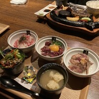 馬刺しと焼き鳥 グルマン三年坂 - 