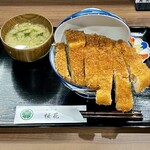かつ丼 桜花 - 料理写真:リブロースかつ丼(220g)