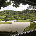 Midori - 枯山水庭園を一望
