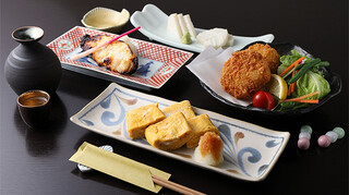 Teuchi Soba Shibata - 旬の素材を使用した一品料理、お酒も多数ご用意しております。