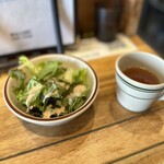 マロリーポークステーキ - セットサラダ、スープ