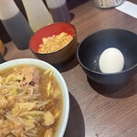 ラーメン 富士丸 西早稲田店 - ブタカスアブラ+生卵