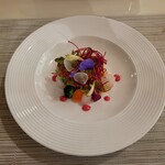 ラ・ぺール - 料理写真:真鯛のマリネとビーツのサラダ仕立て