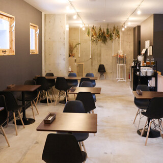 広々とした店内で非日常感を味わう。お祝いなどにも最適です◎