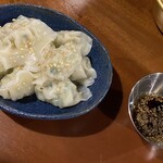 韓国料理 bonsu - 下味もにらの風味みちゃんとしていて明洞で食べた餃子より旨い