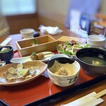 博多 赤らく - ＜壱の膳＞ ・前菜：季節のお浸し ズワイ蟹/浅利バター/鶏つくねの串刺し/シーザーサラダ ・造り：本日の造り三種 ・椀物：清汁