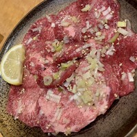 ホルモン焼肉 富や 栄店 - 